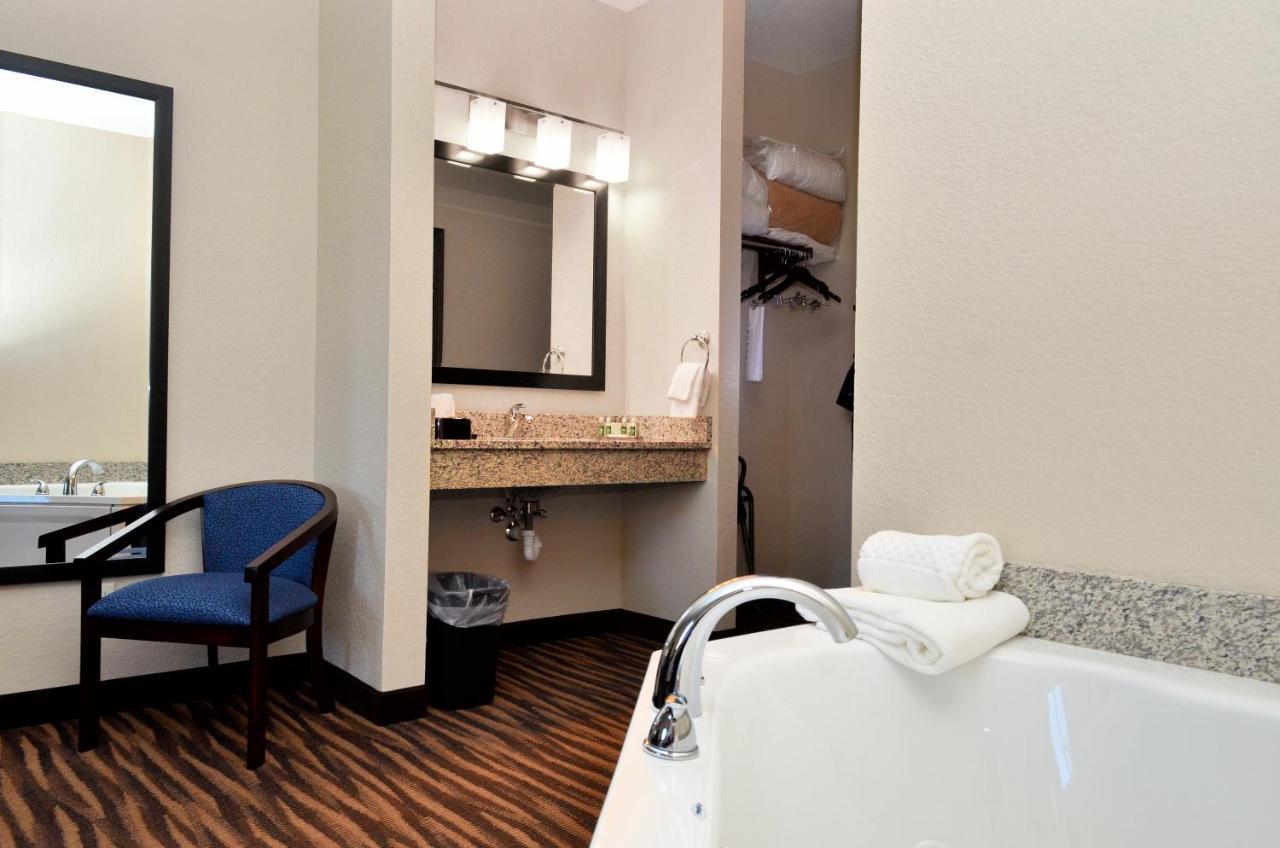 Cobblestone Inn & Suites - Manning Exterior foto